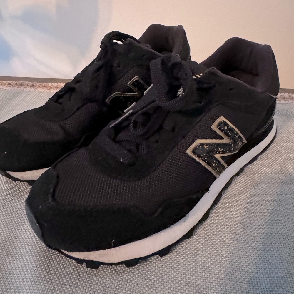 New Balance 515 women’s sneaker black gold size 6.5 retro look